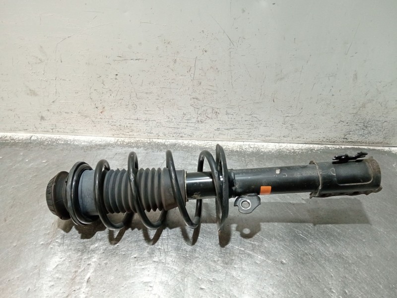 Recambio de amortiguador delantero derecho para toyota yaris live referencia OEM IAM 485100D820  