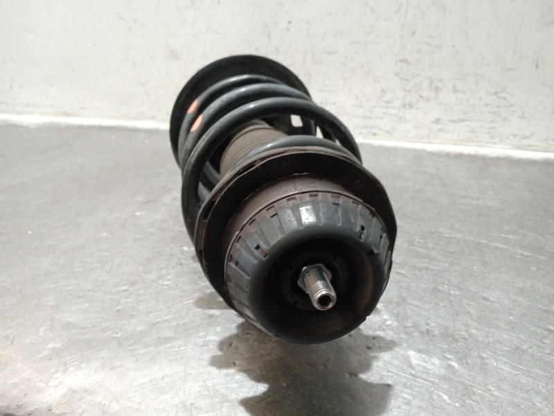 Recambio de amortiguador delantero izquierdo para toyota yaris live referencia OEM IAM 485200D250  