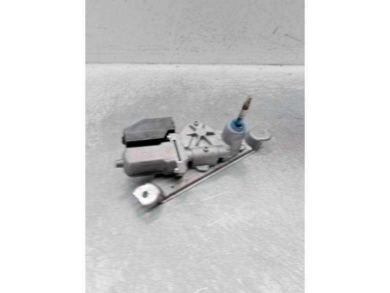 Recambio de motor limpia trasero para toyota yaris active referencia OEM IAM   