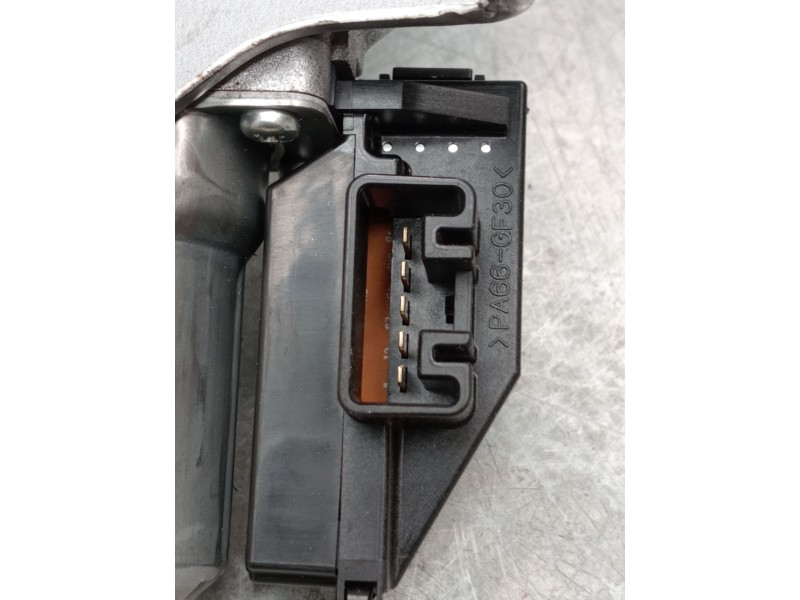 Recambio de motor limpia trasero para toyota yaris active referencia OEM IAM   