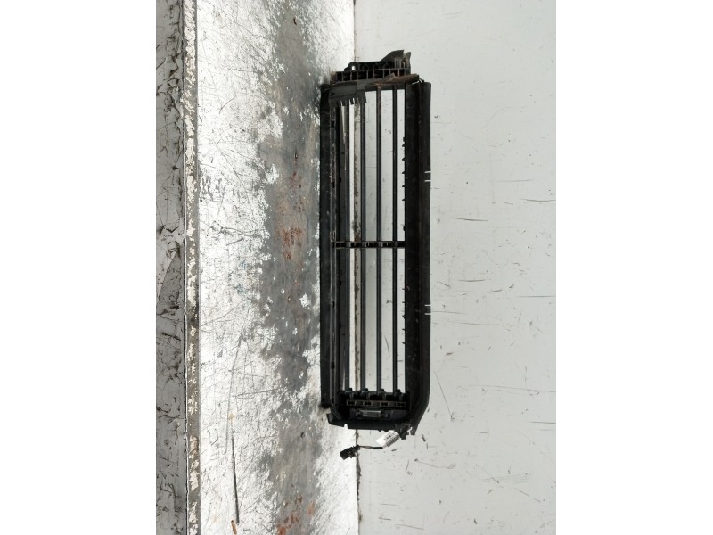 Recambio de rejilla aireadora para seat leon sportstourer (kl8) referencia OEM IAM 5fa122327A canalizador de aire 