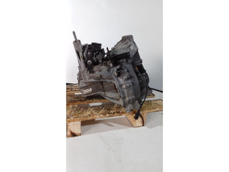 Recambio de caja cambios para ford focus turnier (cak) ambiente referencia OEM IAM XS4R7002RD 5V 1GD29J03000409
