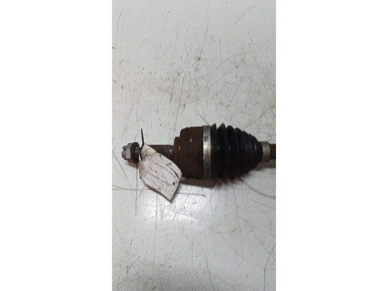 Recambio de transmision delantera izquierda para renault megane iii sport tourer 1.5 dci diesel referencia OEM IAM 8200847584  