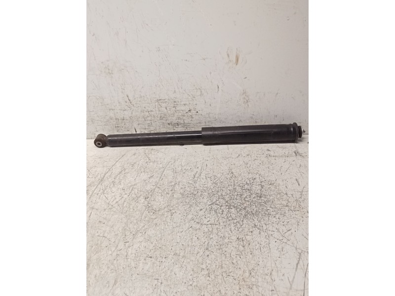 Recambio de amortiguador trasero derecho para toyota yaris active referencia OEM IAM   