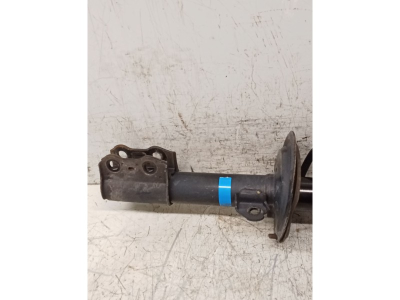 Recambio de amortiguador delantero derecho para toyota yaris active referencia OEM IAM   
