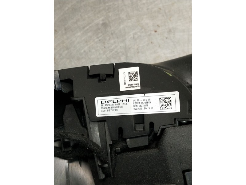 Recambio de volante para peugeot 208 referencia OEM IAM   