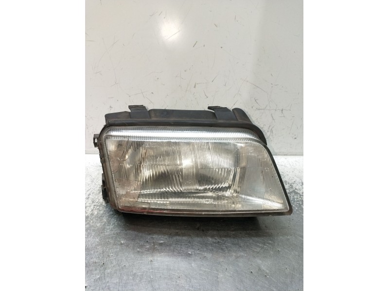 Recambio de faro derecho para audi a4 b5 (8d2) 1.8 referencia OEM IAM 8D0941004A  