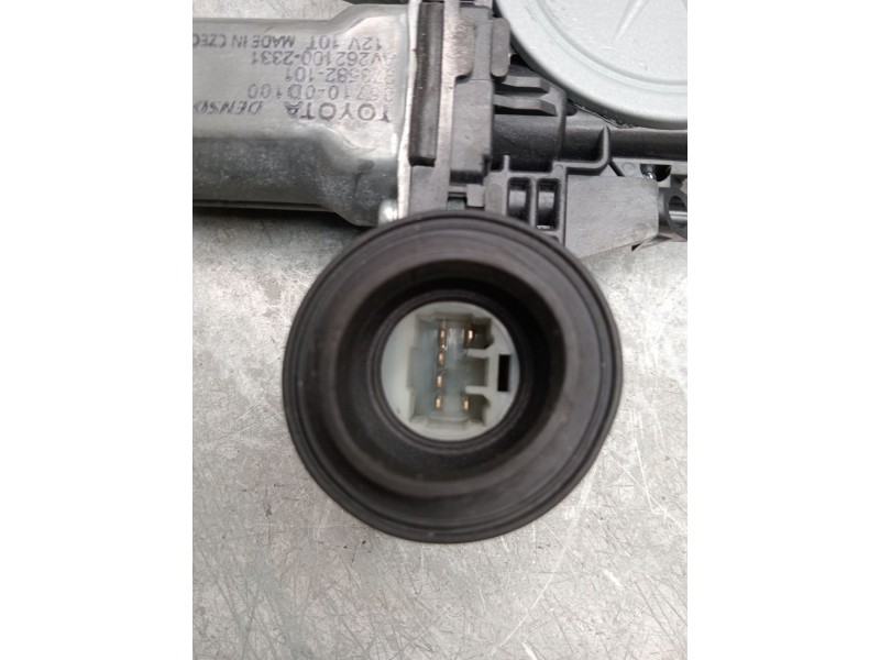 Recambio de elevalunas delantero derecho para toyota yaris active referencia OEM IAM 857100d100 973582101 5p 