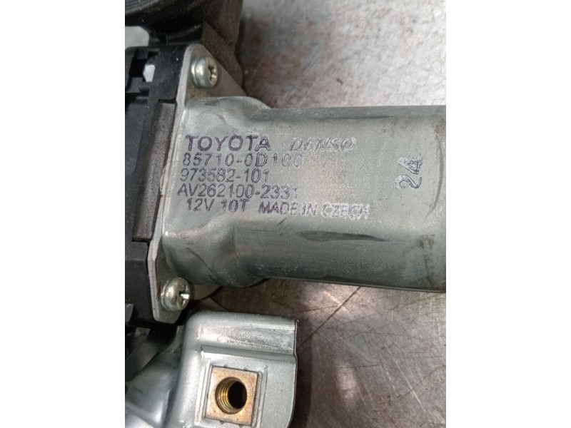 Recambio de elevalunas delantero derecho para toyota yaris active referencia OEM IAM 857100d100 973582101 5p 