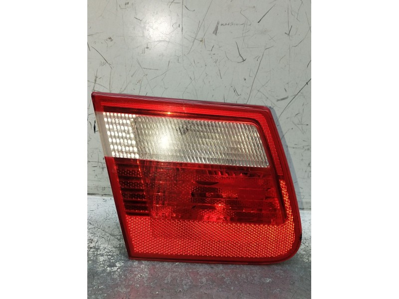 Recambio de piloto trasero izquierdo interior para bmw 3 touring (e46) 318 i referencia OEM IAM 63218368759  