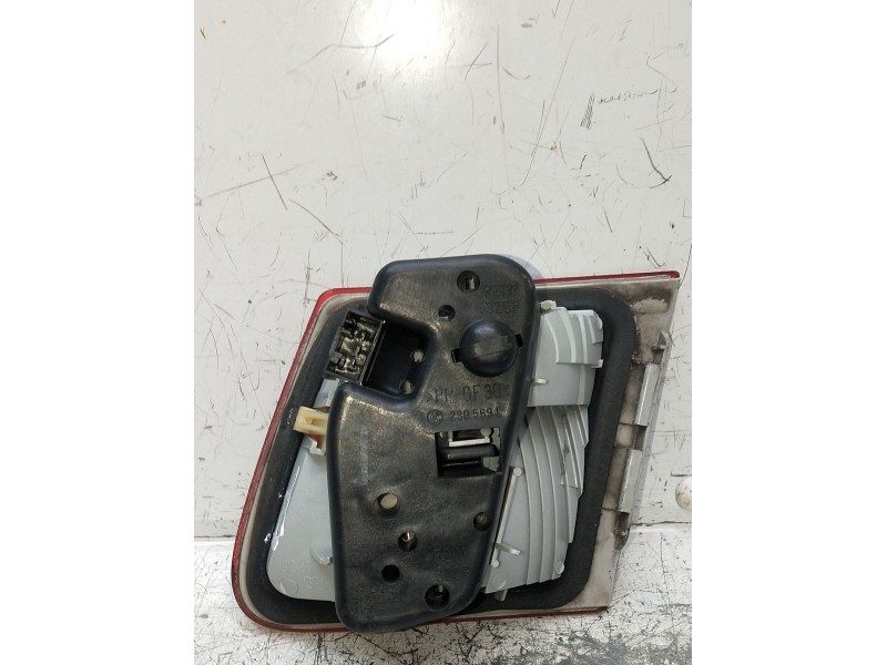 Recambio de piloto trasero izquierdo interior para bmw 3 touring (e46) 318 i referencia OEM IAM 63218368759  