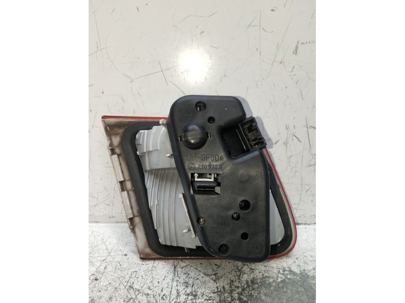 Recambio de piloto trasero derecho interior para bmw 3 touring (e46) 318 i referencia OEM IAM 63218368760  