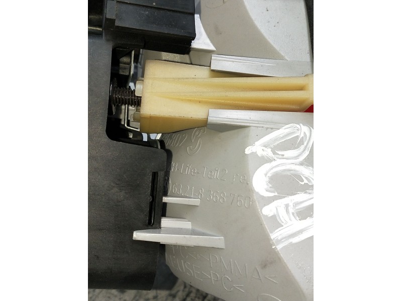 Recambio de piloto trasero derecho interior para bmw 3 touring (e46) 318 i referencia OEM IAM 63218368760  