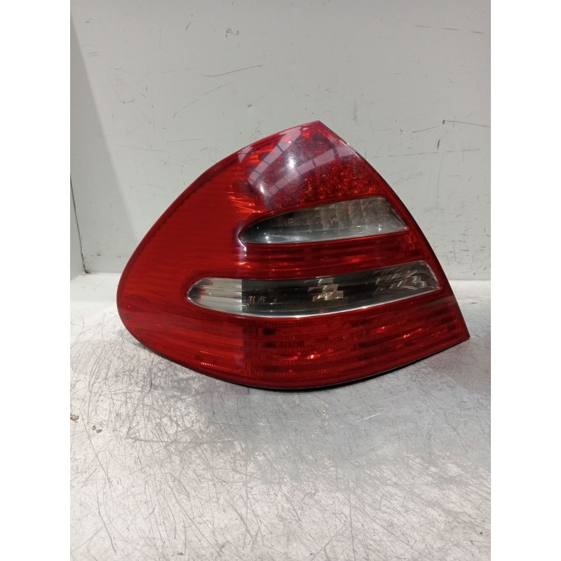 Recambio de piloto trasero izquierdo para mercedes-benz clase e (w211) berlina referencia OEM IAM a2118200564  