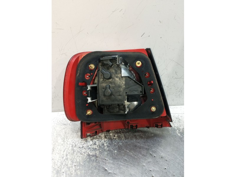Recambio de piloto trasero derecho para audi a4 b5 (8d2) 1.8 referencia OEM IAM   