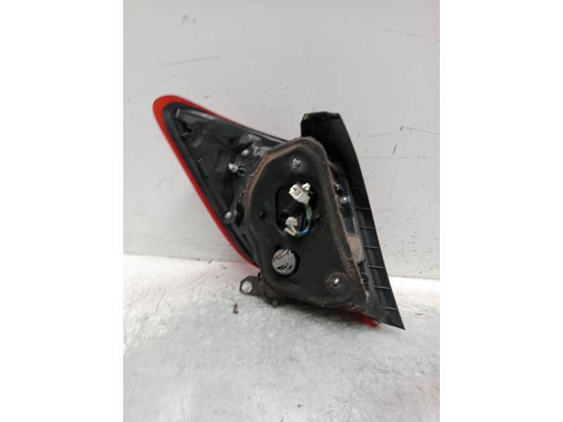 Recambio de piloto trasero derecho para toyota yaris active referencia OEM IAM   