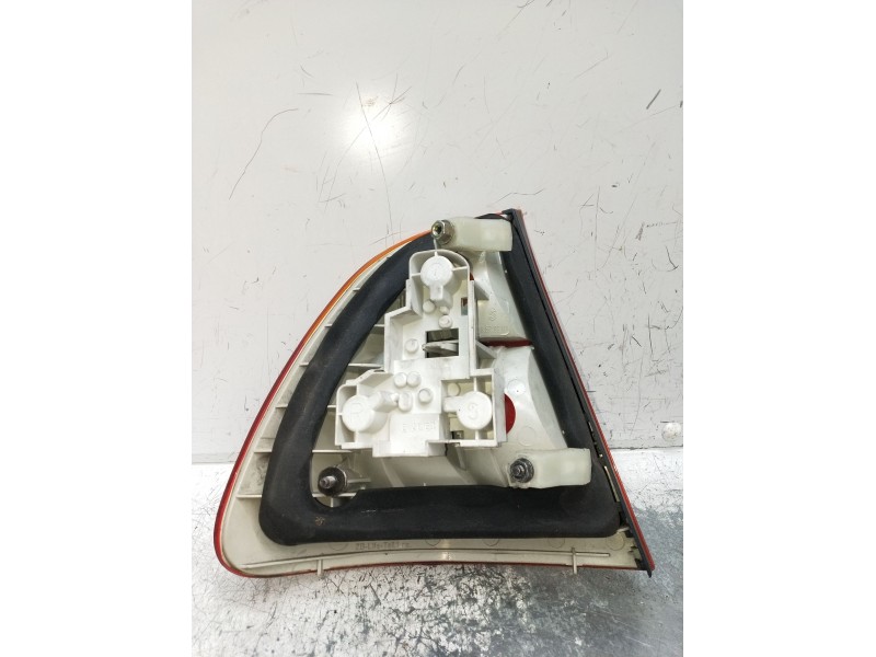 Recambio de piloto trasero derecho para bmw 3 touring (e46) 318 i referencia OEM IAM 63216928386  