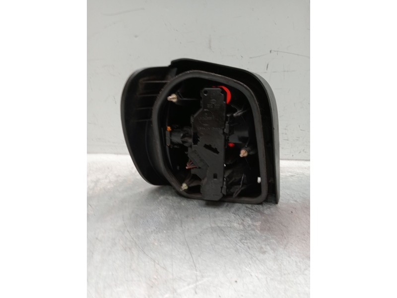 Recambio de piloto trasero derecho para volkswagen polo berlina (6n1) concept referencia OEM IAM   