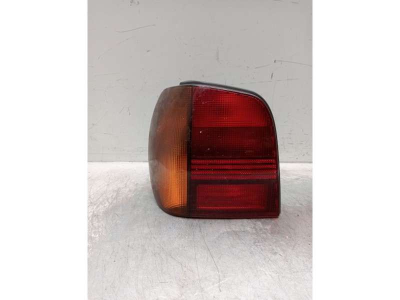 Recambio de piloto trasero izquierdo para volkswagen polo berlina (6n1) concept referencia OEM IAM 6n0945095b  