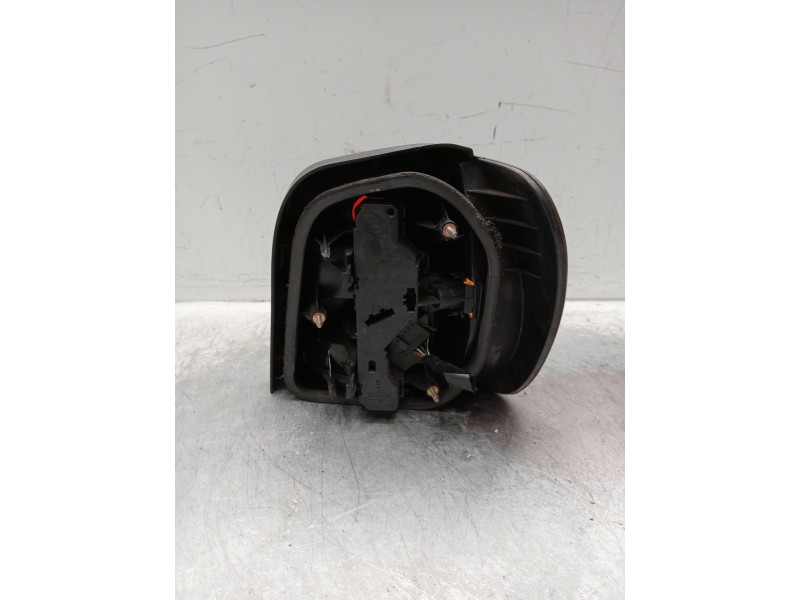 Recambio de piloto trasero izquierdo para volkswagen polo berlina (6n1) concept referencia OEM IAM 6n0945095b  