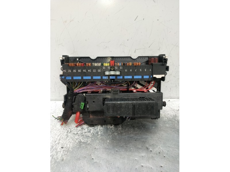 Recambio de caja reles / fusibles para bmw 3 touring (e46) 318 i referencia OEM IAM 64431991  