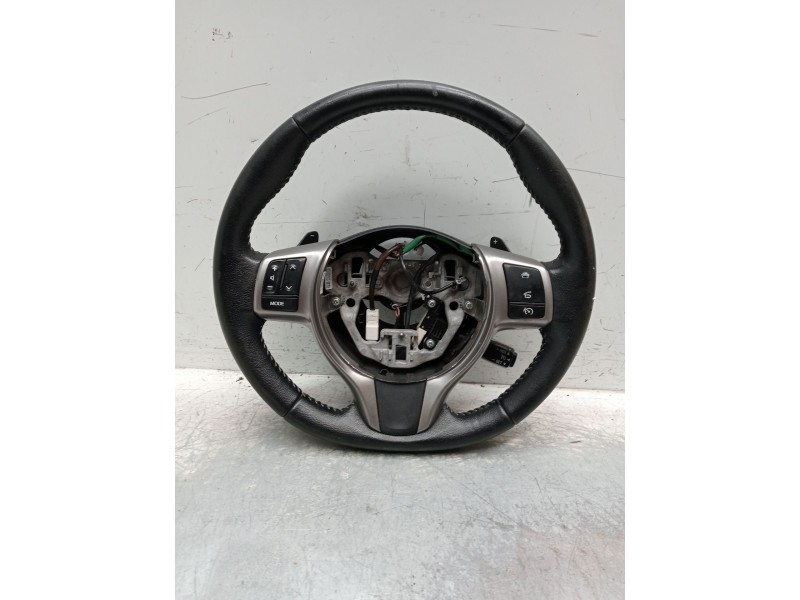 Recambio de volante para toyota yaris active referencia OEM IAM 307198299b4wad 45100d  