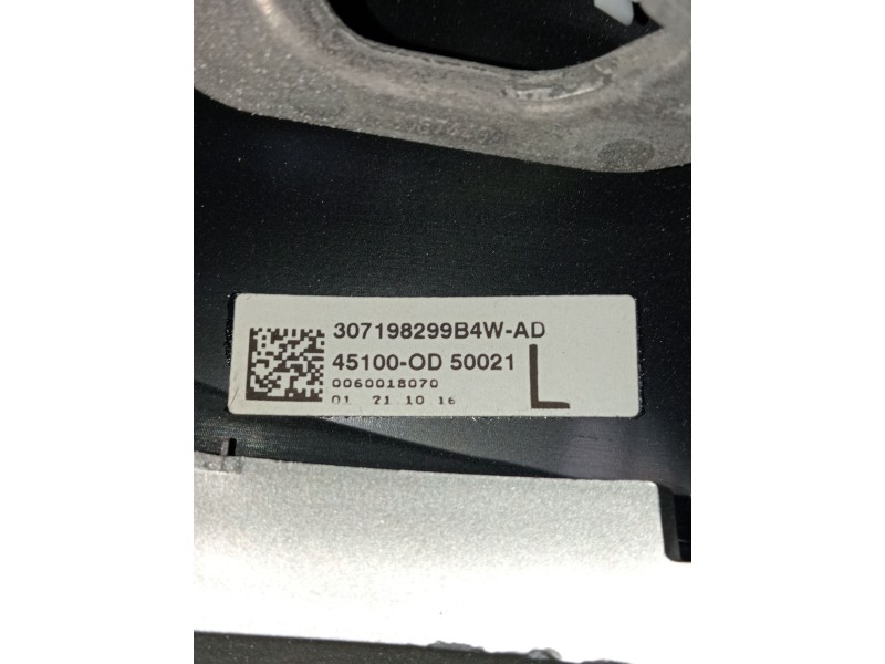 Recambio de volante para toyota yaris active referencia OEM IAM 307198299b4wad 45100d  