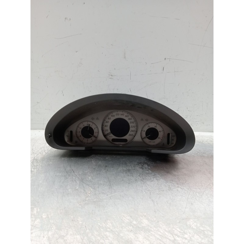 Recambio de cuadro instrumentos para mercedes-benz clase e (w211) berlina referencia OEM IAM 110080250 a2115405711  