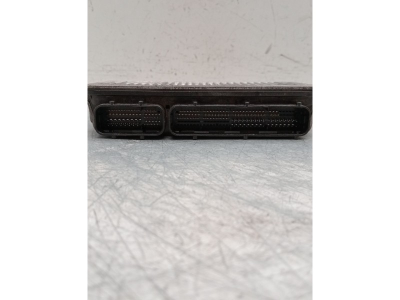 Recambio de centralita motor uce para toyota yaris active referencia OEM IAM 896610dl01 mb2762000240  