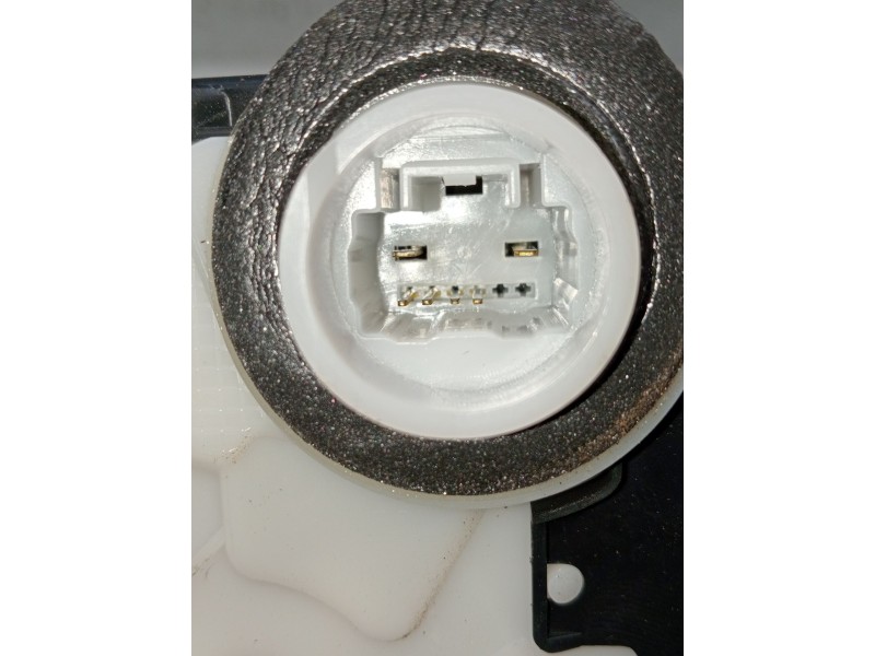 Recambio de motor cierre centralizado delantero derecho para toyota yaris active referencia OEM IAM  5p 