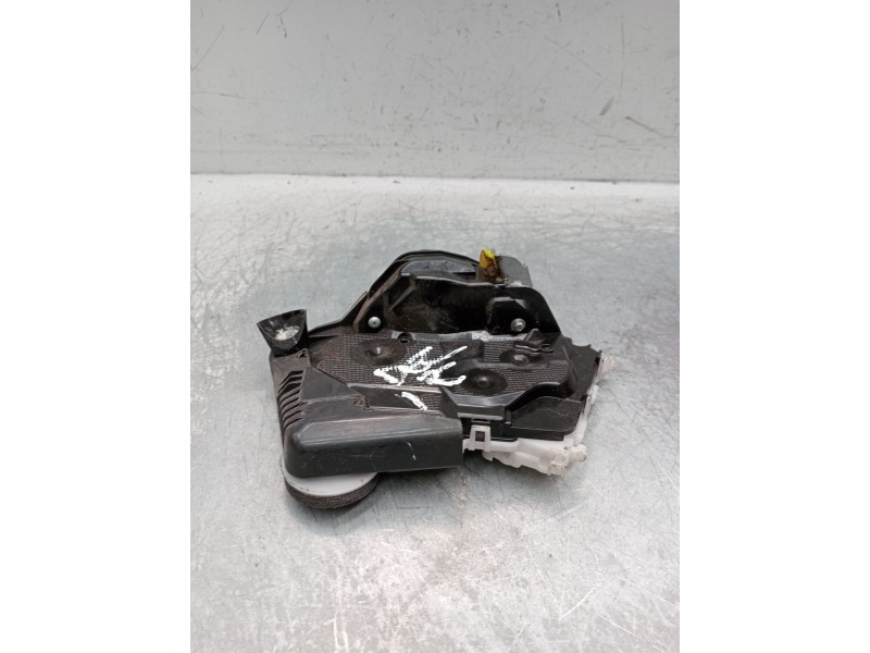 Recambio de motor cierre centralizado delantero izquierdo para toyota yaris active referencia OEM IAM  5p 