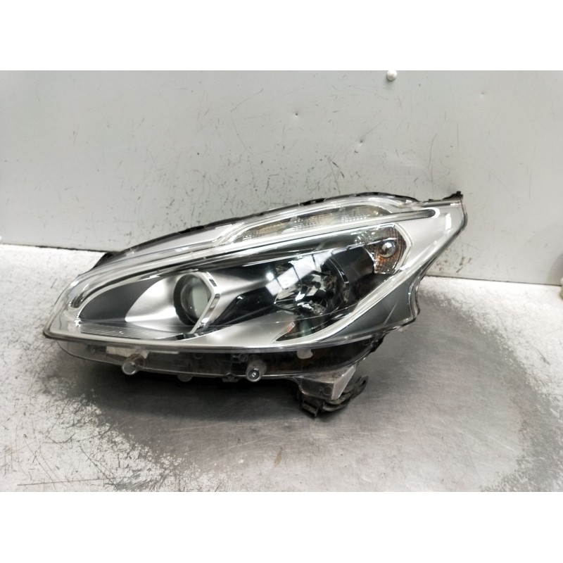 Recambio de faro izquierdo para peugeot 208 referencia OEM IAM   