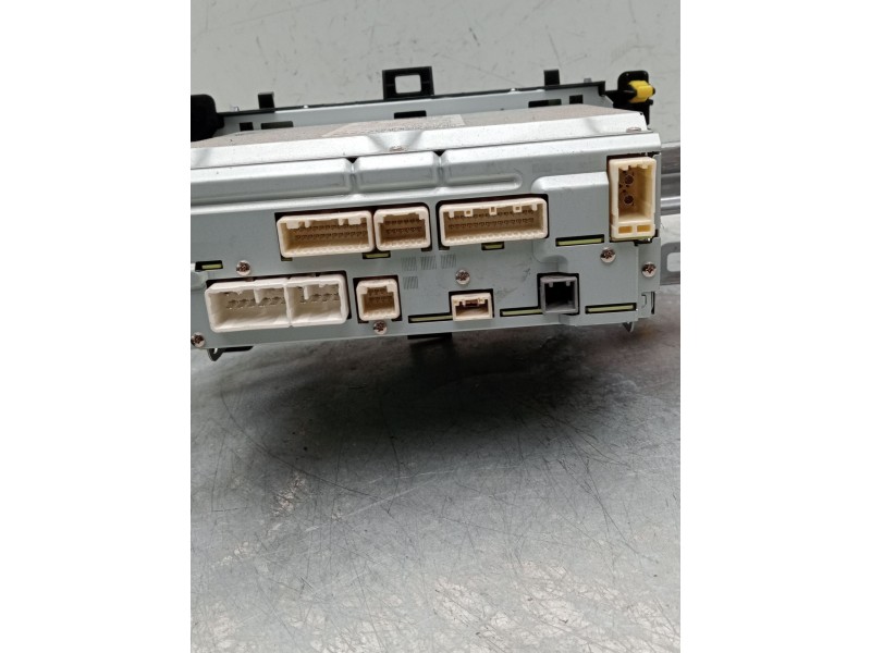 Recambio de sistema audio / radio cd para toyota yaris active referencia OEM IAM 861400d100  