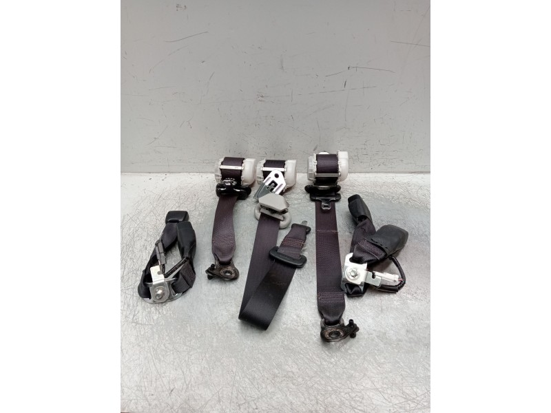Recambio de juego cinturones trasero para toyota yaris active referencia OEM IAM   