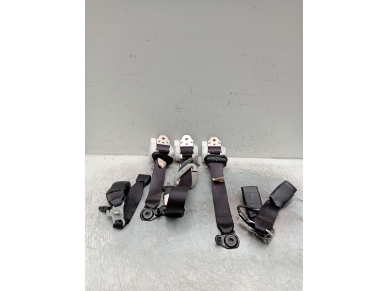 Recambio de juego cinturones trasero para toyota yaris active referencia OEM IAM   