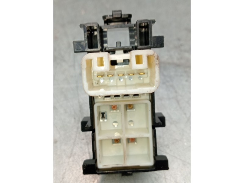 Recambio de mando elevalunas delantero derecho para toyota yaris active referencia OEM IAM 8292n69  