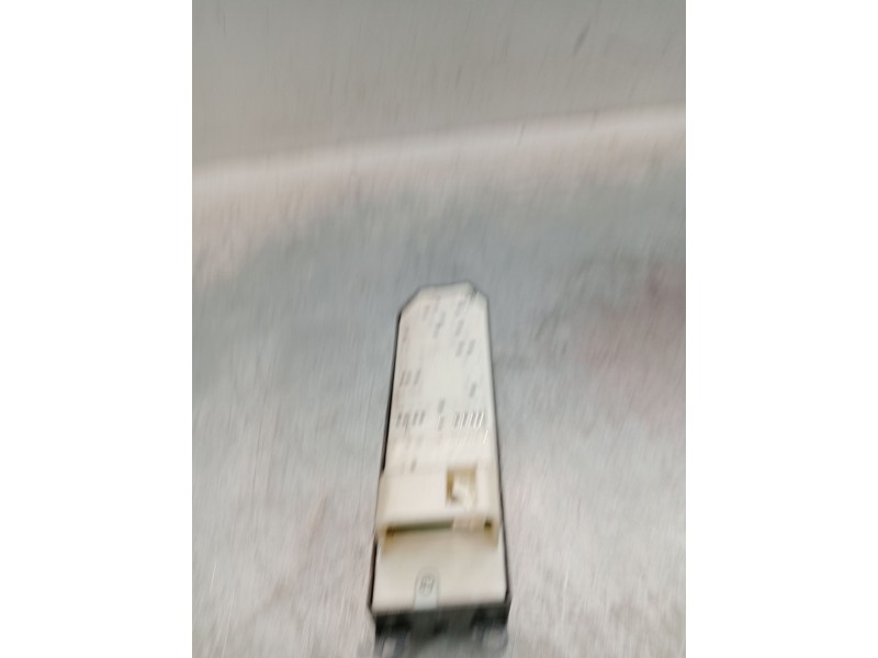 Recambio de mando elevalunas delantero izquierdo para toyota yaris active referencia OEM IAM 0541k6n  
