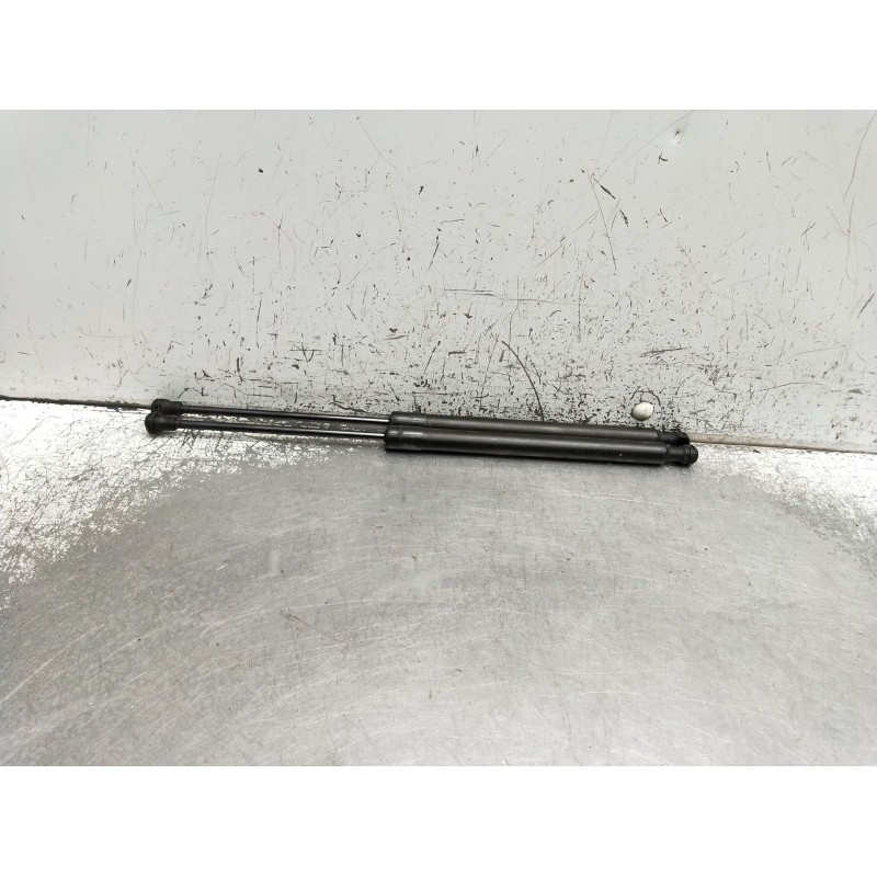 Recambio de amortiguadores maletero / porton para peugeot 208 referencia OEM IAM 9673083680 7000210270f 
