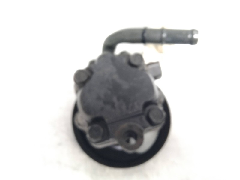 Recambio de bomba direccion para kia carens 1.8 cat referencia OEM IAM   
