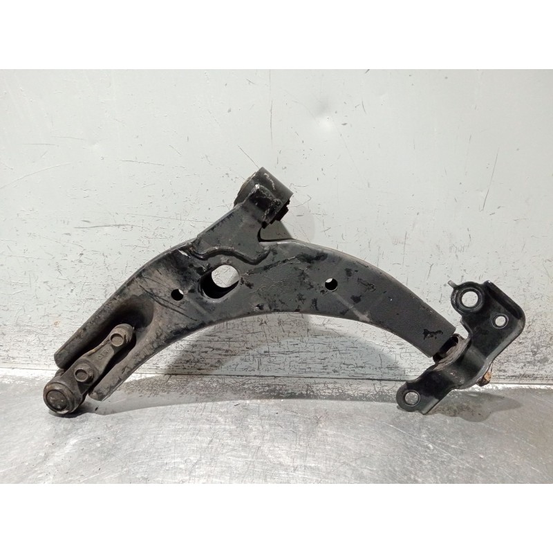 Recambio de brazo suspension inferior delantero derecho para kia carens 2.0 turbodiesel cat referencia OEM IAM   