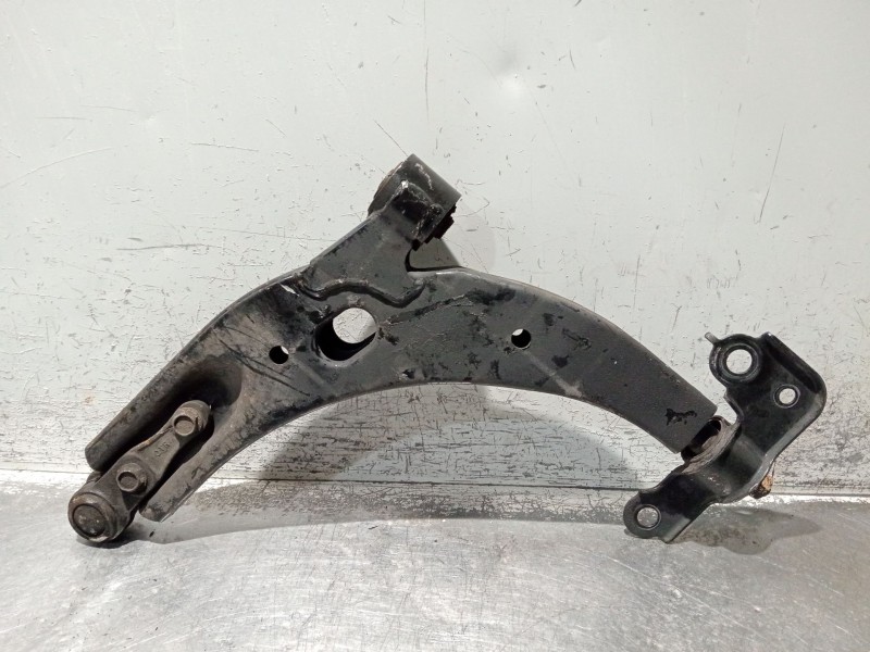 Recambio de brazo suspension inferior delantero derecho para kia carens 2.0 turbodiesel cat referencia OEM IAM   