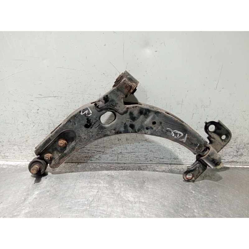 Recambio de brazo suspension inferior delantero izquierdo para kia carens 2.0 turbodiesel cat referencia OEM IAM   