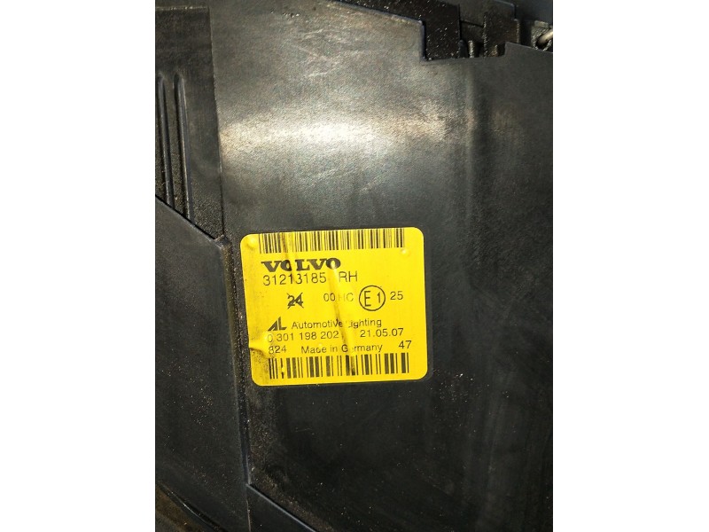 Recambio de faro derecho para volvo s40 berlina 1.6 d kinetic referencia OEM IAM 31213185RH  
