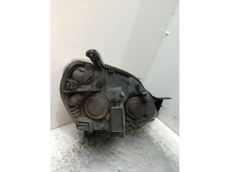Recambio de faro izquierdo para opel zafira b referencia OEM IAM 13252472LH  