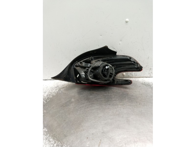 Recambio de piloto trasero izquierdo para peugeot 208 referencia OEM IAM 9810343080  