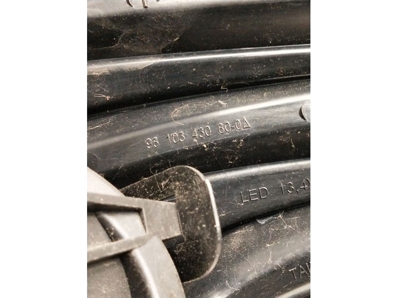 Recambio de piloto trasero izquierdo para peugeot 208 referencia OEM IAM 9810343080  