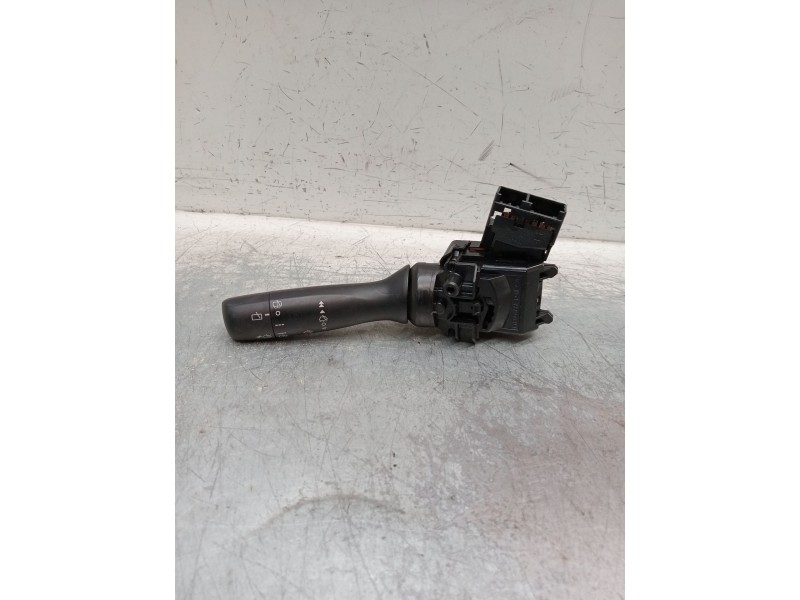 Recambio de mando limpia para toyota yaris active referencia OEM IAM 0d180 17f904  