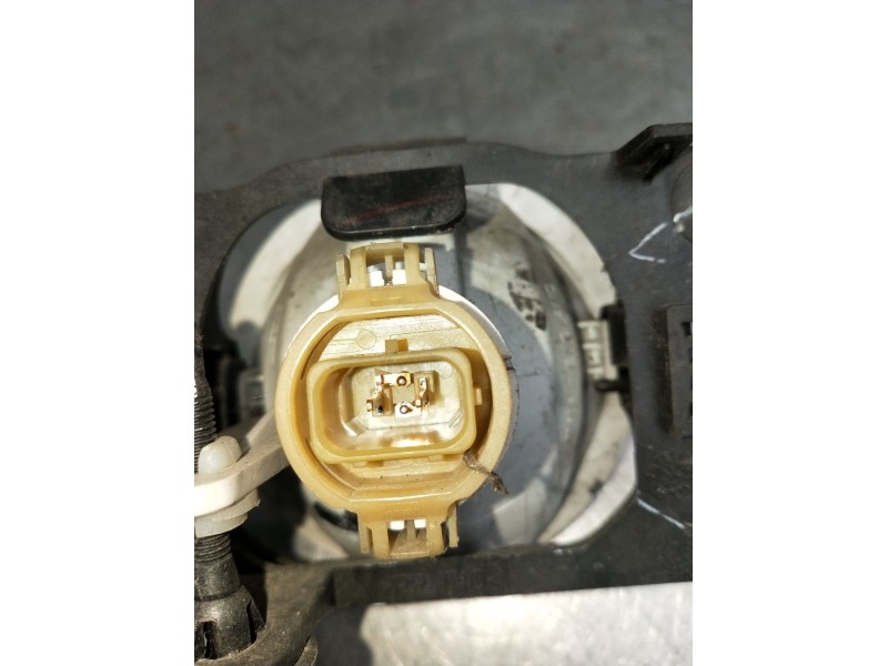 Recambio de faro antiniebla izquierdo para peugeot 208 referencia OEM IAM   