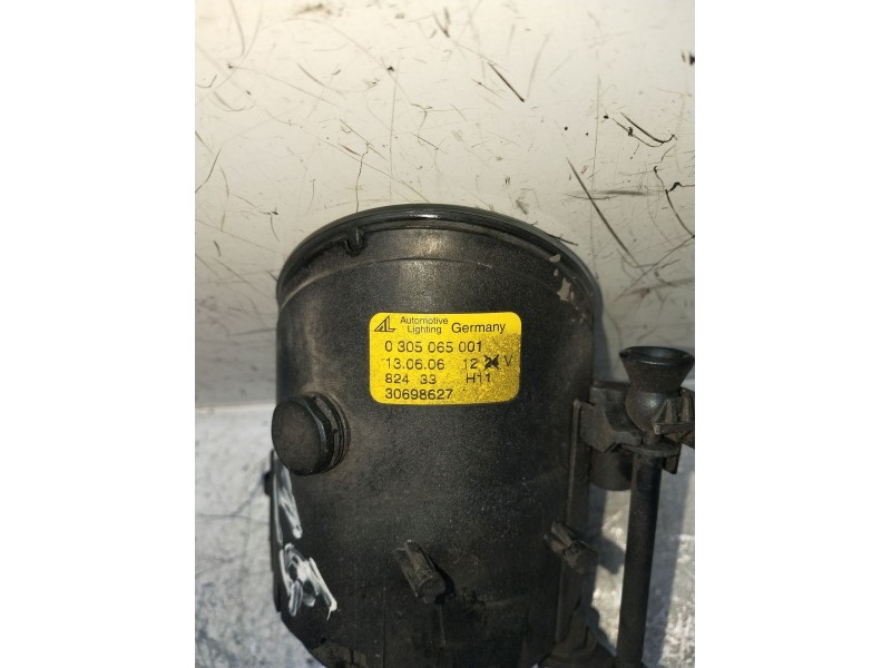 Recambio de faro antiniebla izquierdo para volvo s40 berlina 1.6 d kinetic referencia OEM IAM 0305065001    30698627  