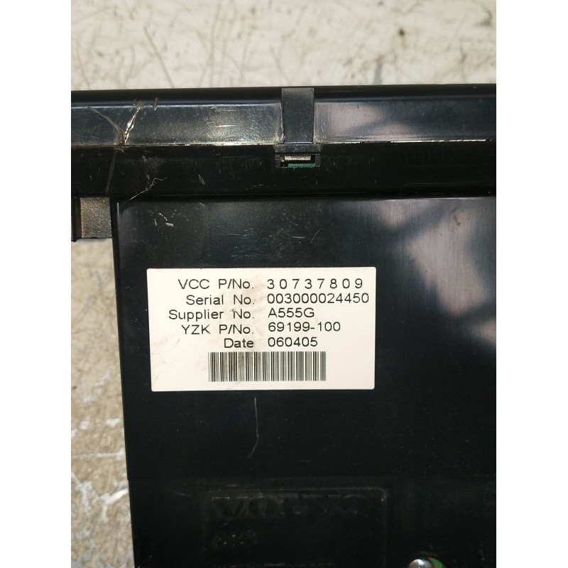 Recambio de pantalla multifuncion para volvo s40 berlina 1.6 d kinetic referencia OEM IAM 003000024450  30737809  